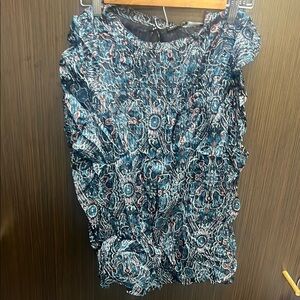 White House Black Market Ruched Blue and White Short Sleeve Blouse